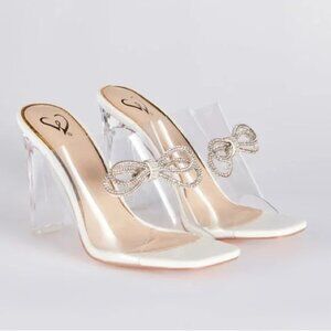 Windsor Clearly The Vibe Rhinestone Bow Lucite Mules Size 6.5 NIB